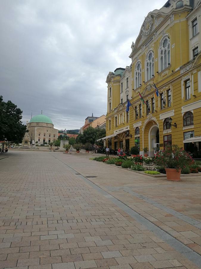 Centrum11 Pécs Exterior foto